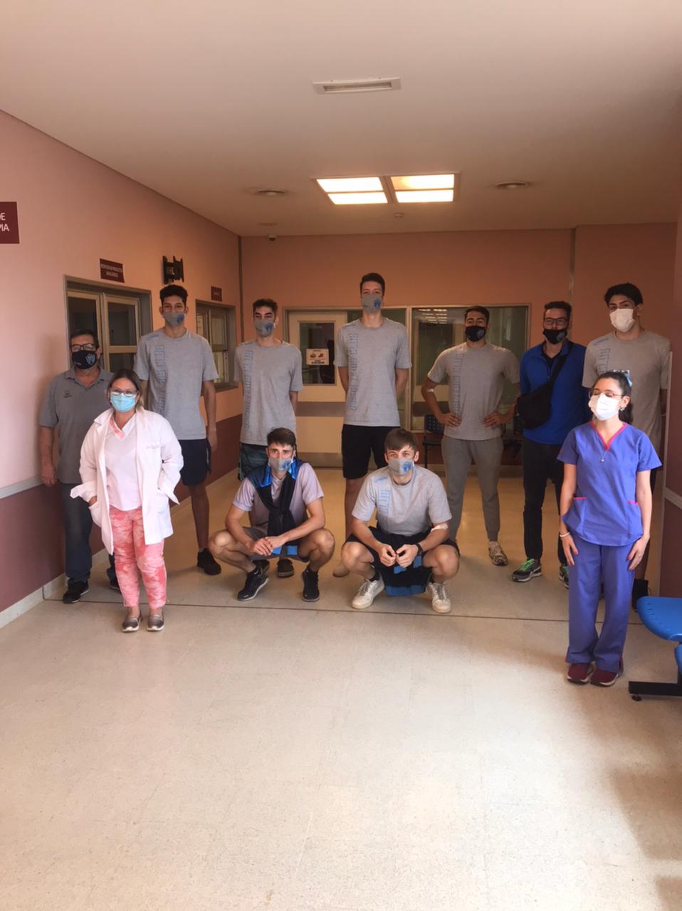 foto del presidente de la fundacion das junto a oberá tenis club